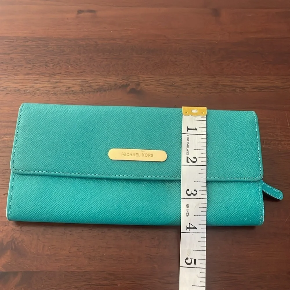 MICHAEL KORS Wallet multi card holder zip change compartment gold hardware